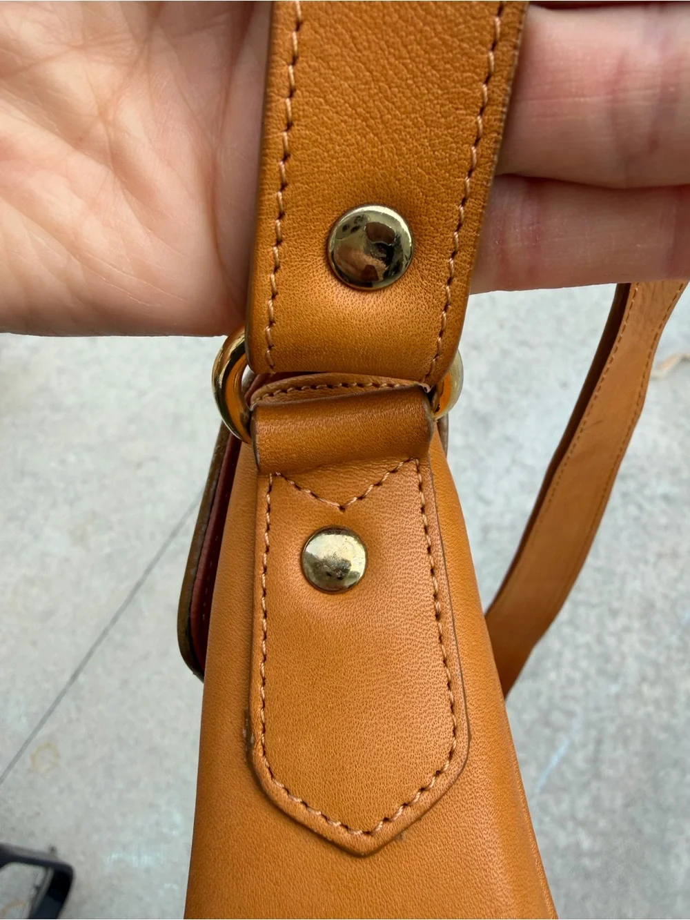 Etienne Aigner smooth tan
